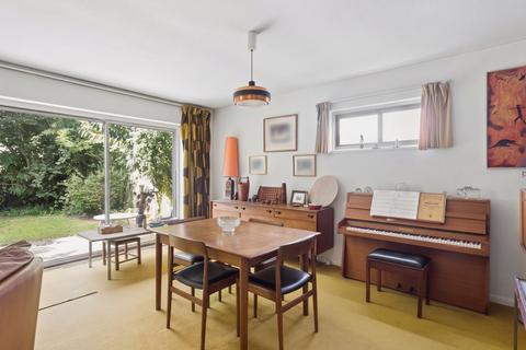 4 bedroom detached house for sale, Staplefield Close, Pinner, HA5 3RW