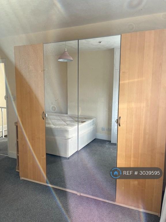 Apartment in Harrow - View 3