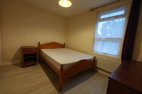 undefined, Layton Road, HOUNSLOW, TW3 1YH