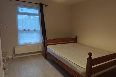 undefined, Layton Road, HOUNSLOW, TW3 1YH