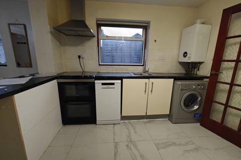 undefined, Layton Road, HOUNSLOW, TW3 1YH