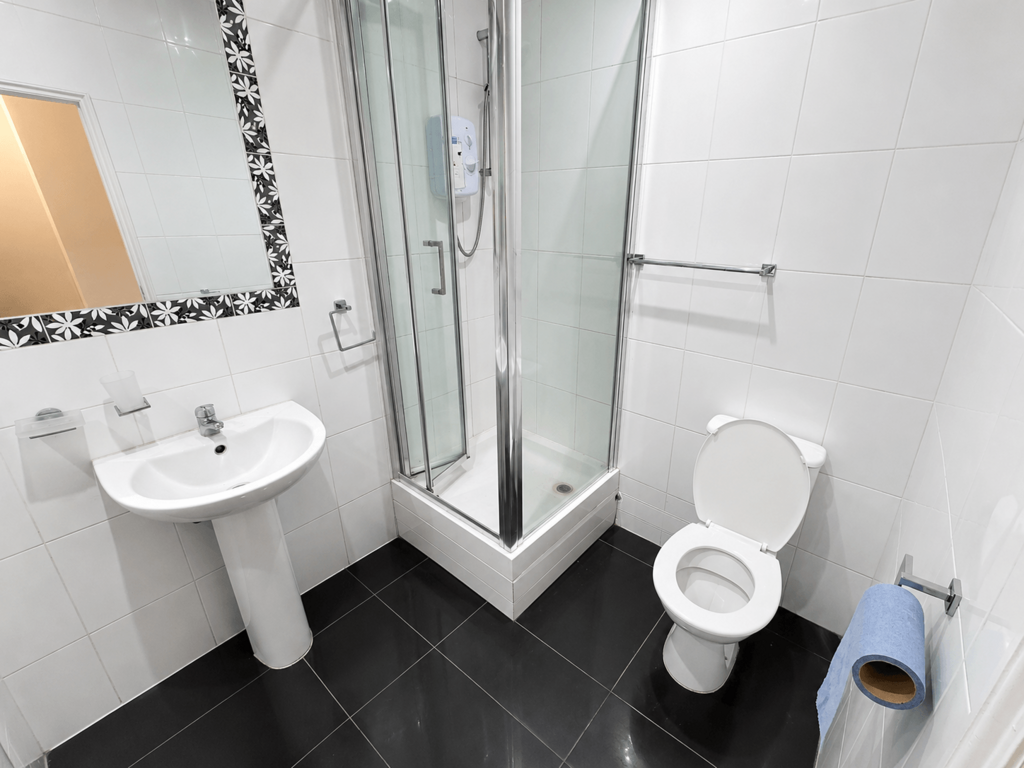 Apartment in HOUNSLOW - View 3