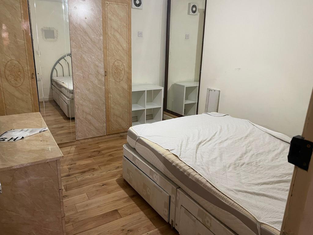 Apartment in HOUNSLOW - View 3