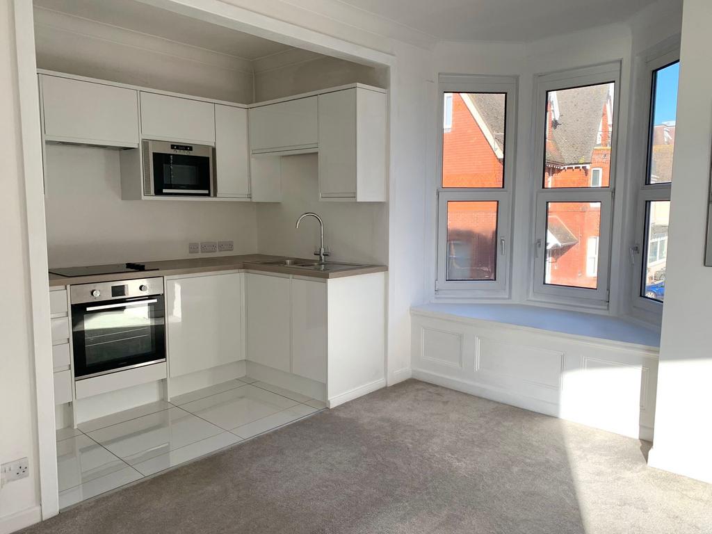Apartment in Bournemouth - View 2