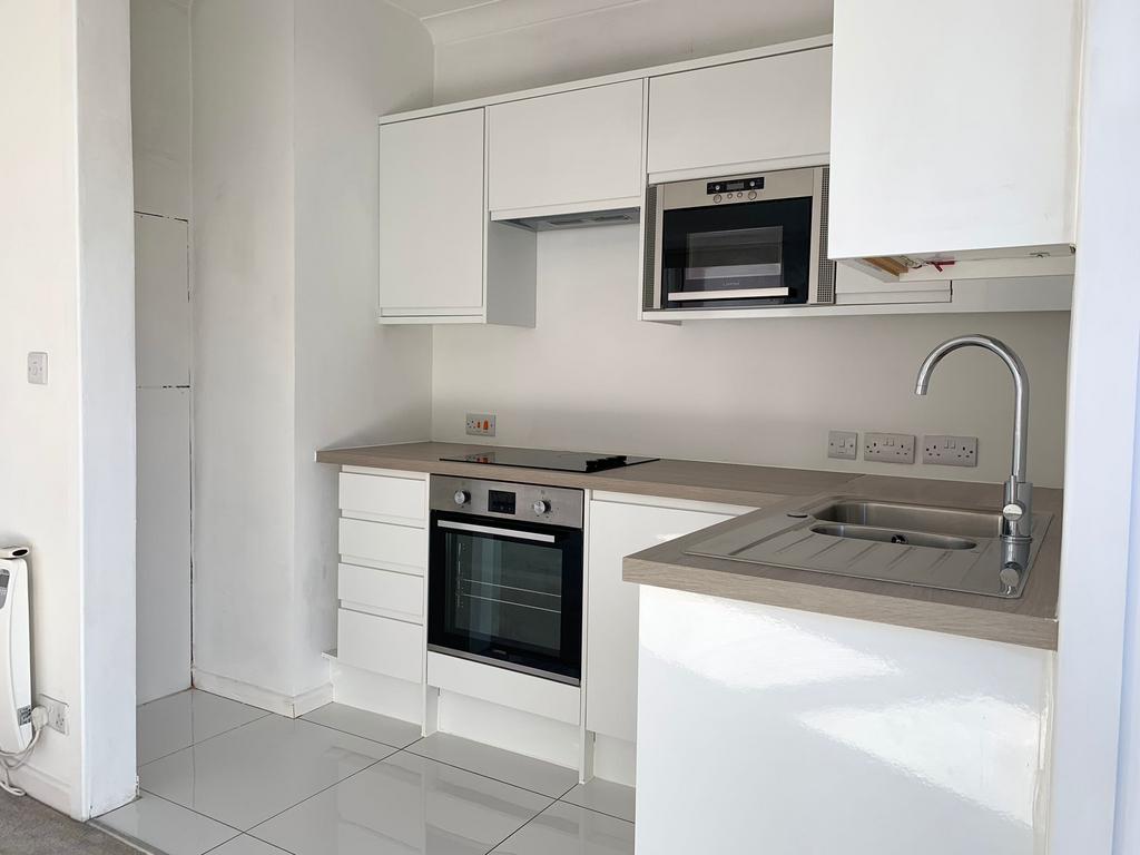 Apartment in Bournemouth - View 3