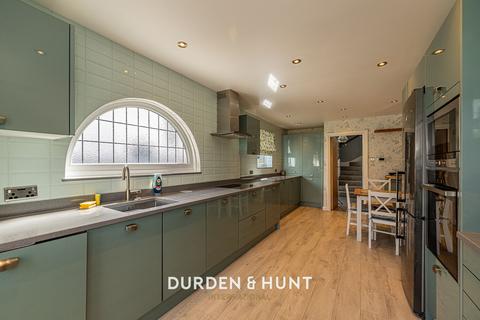 undefined, Western Avenue, Romford, RM2