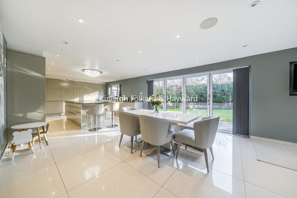 House in London - View 3