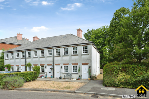 2 bedroom maisonette for sale, Gawton Crescent, Coulsdon, CR5