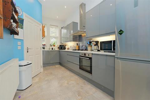 3 bedroom detached house for sale, Clifton Road, Pudsey