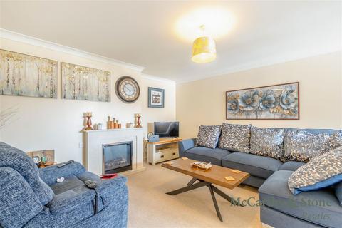 1 bedroom apartment for sale, High Street South, Rushden, Northamptonshire, NN10 0FR