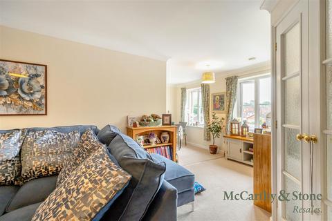 1 bedroom apartment for sale, High Street South, Rushden, Northamptonshire, NN10 0FR