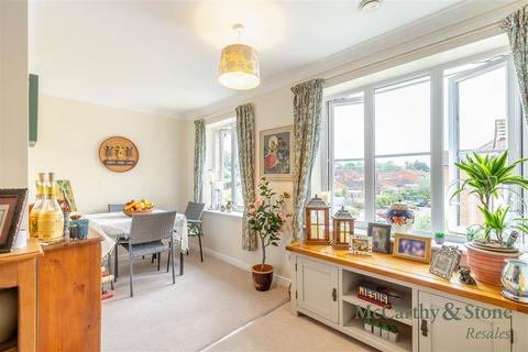 1 bedroom apartment for sale, High Street South, Rushden, Northamptonshire, NN10 0FR