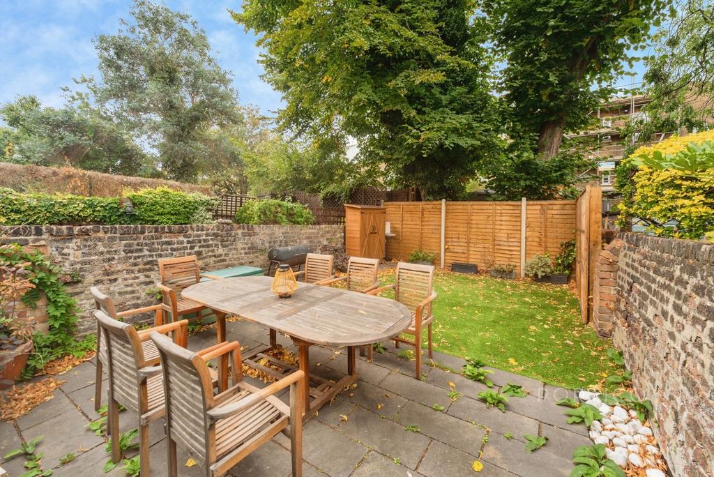 Apartment in London - View 3