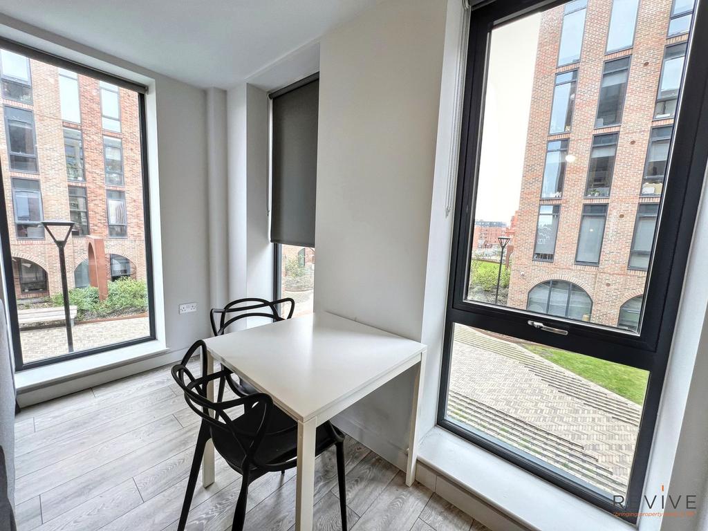 Apartment in Liverpool - More