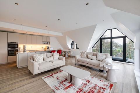 3 bedroom penthouse for sale, Cottage Lane, Wirral CH60
