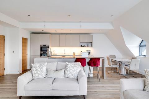 3 bedroom penthouse for sale, Cottage Lane, Wirral CH60