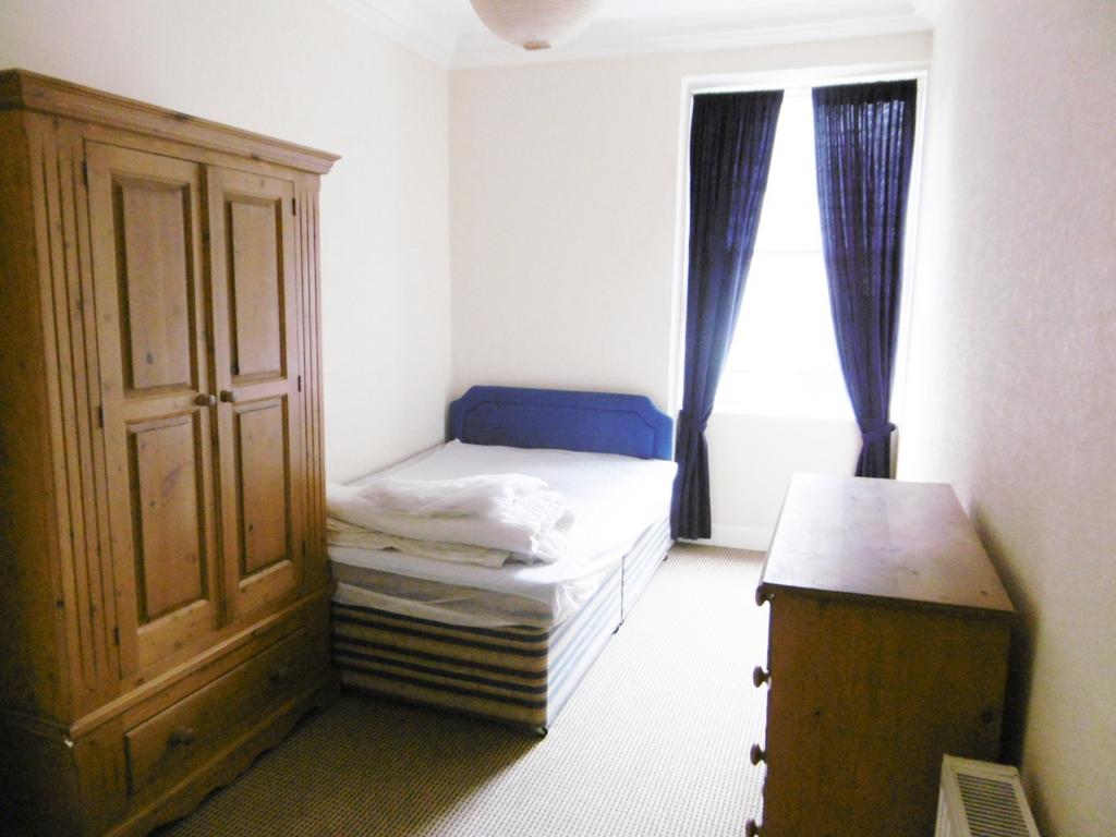 Apartment in Edinburgh - View 3