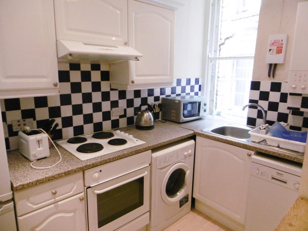 Apartment in Edinburgh - View 4