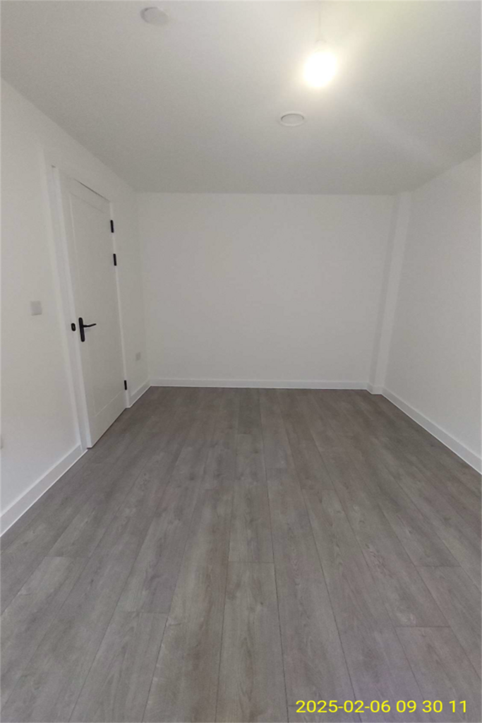 Apartment in Birmingham, West Midlands - View 3