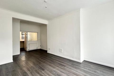 2 bedroom terraced house to rent, Berkshire Street, Hull, HU8