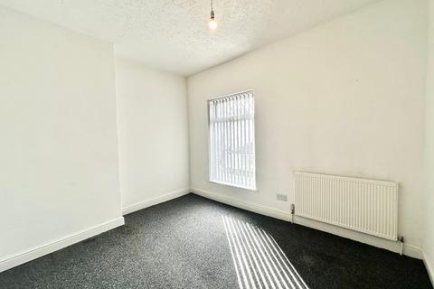 2 bedroom terraced house to rent, Berkshire Street, Hull, HU8