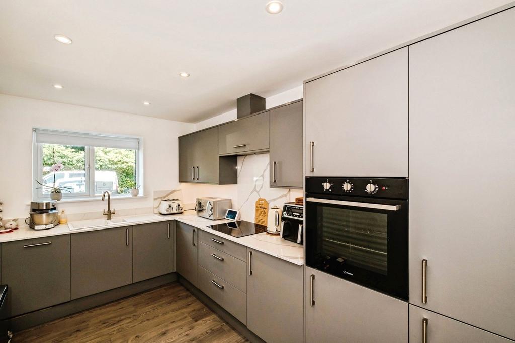 House in Horsham, Ashington - View 2
