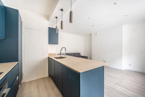 Studio to rent, Gloucester Terrace, Royal Oak, London, W2