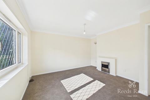 2 bedroom semi-detached house to rent, Langsett Road, West Yorkshire WF2