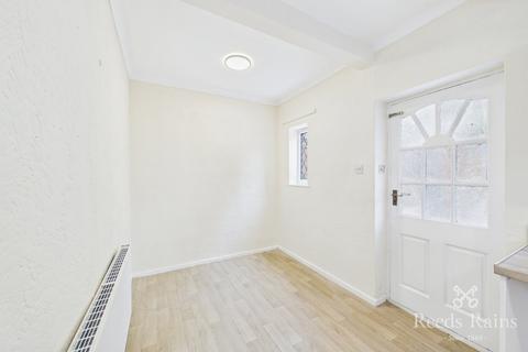 2 bedroom semi-detached house to rent, Langsett Road, West Yorkshire WF2