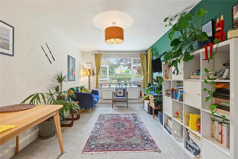 Papworth Gardens, London, N7
