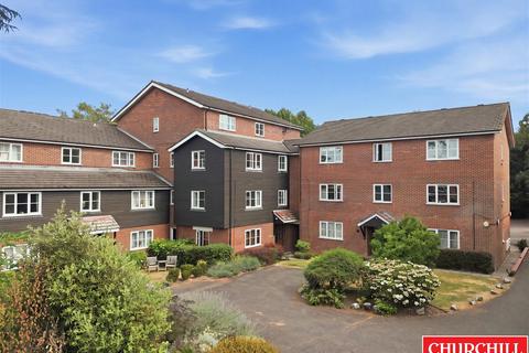 2 bedroom flat for sale, Cedar Court, Grosvenor Road, Wanstead
