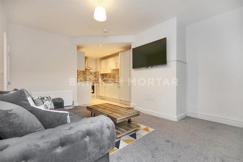 Apartment in Newcastle upon Tyne, Tyne and Wear - View 3