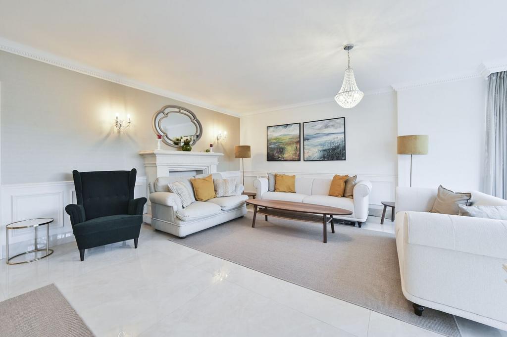 Apartment in London - View 3