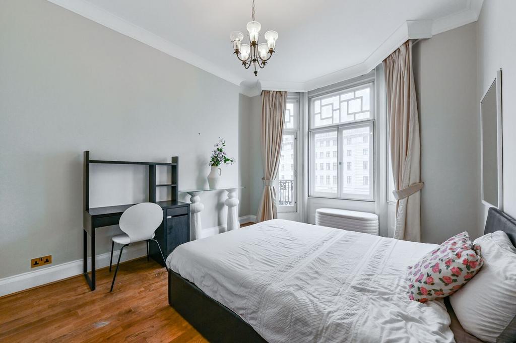 Apartment in London - View 5