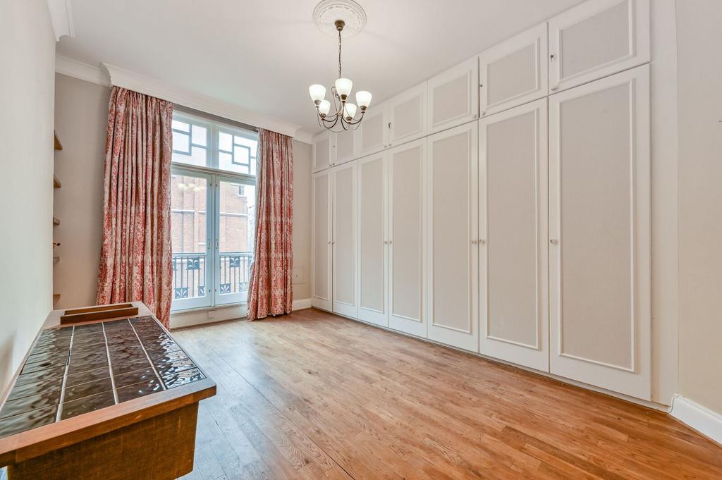 Apartment in London - More