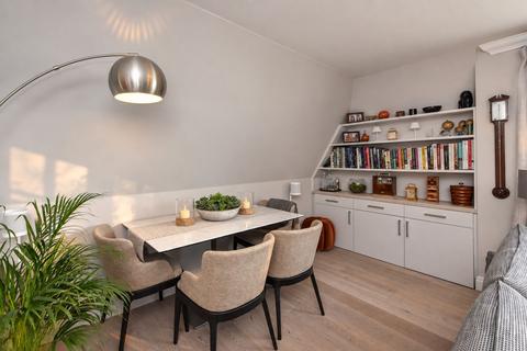 2 bedroom apartment for sale, Queens Road, Weybridge, KT13