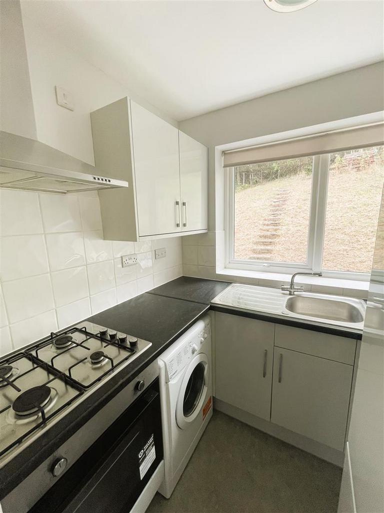 Apartment in Southampton - View 4