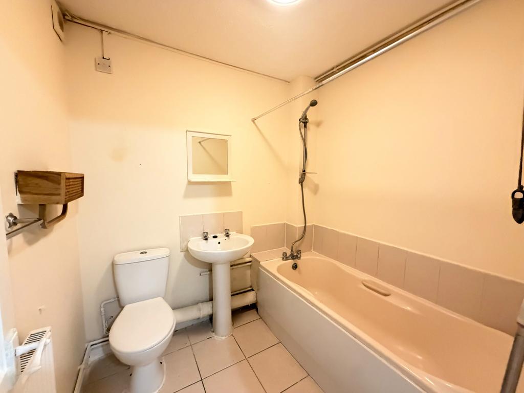Apartment in London, Bell Green, Perry Vale - View 5