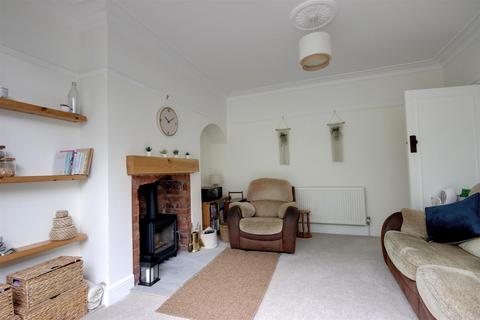 4 bedroom semi-detached house for sale, Allderidge Avenue, Hull