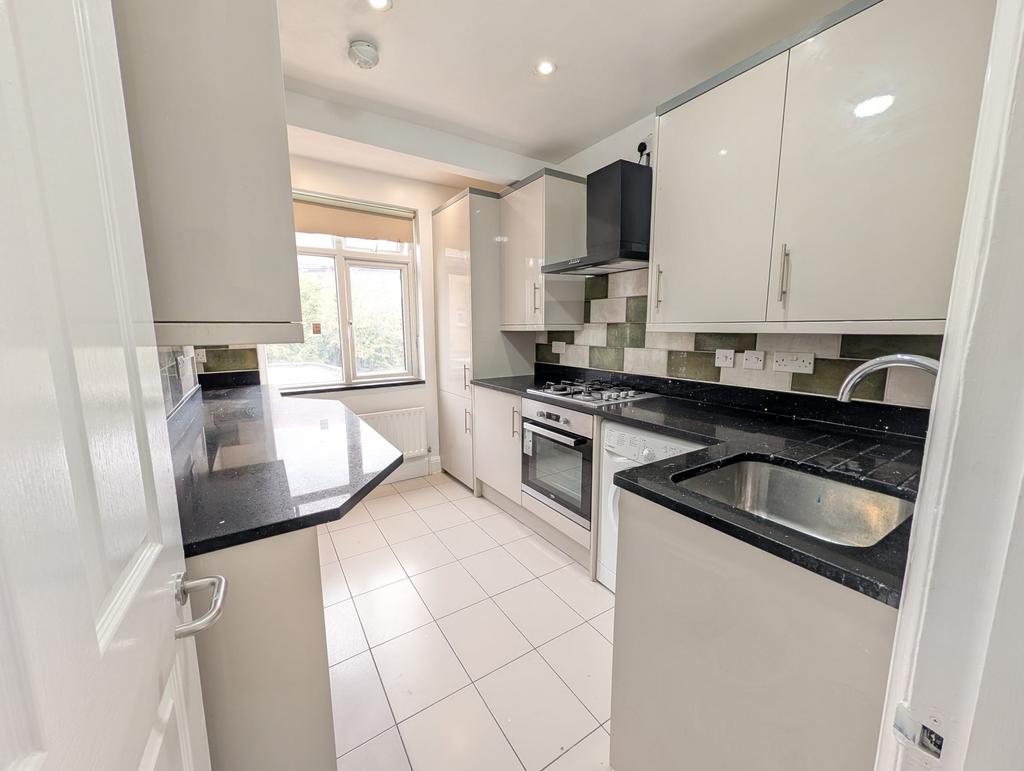 Apartment in London - View 5