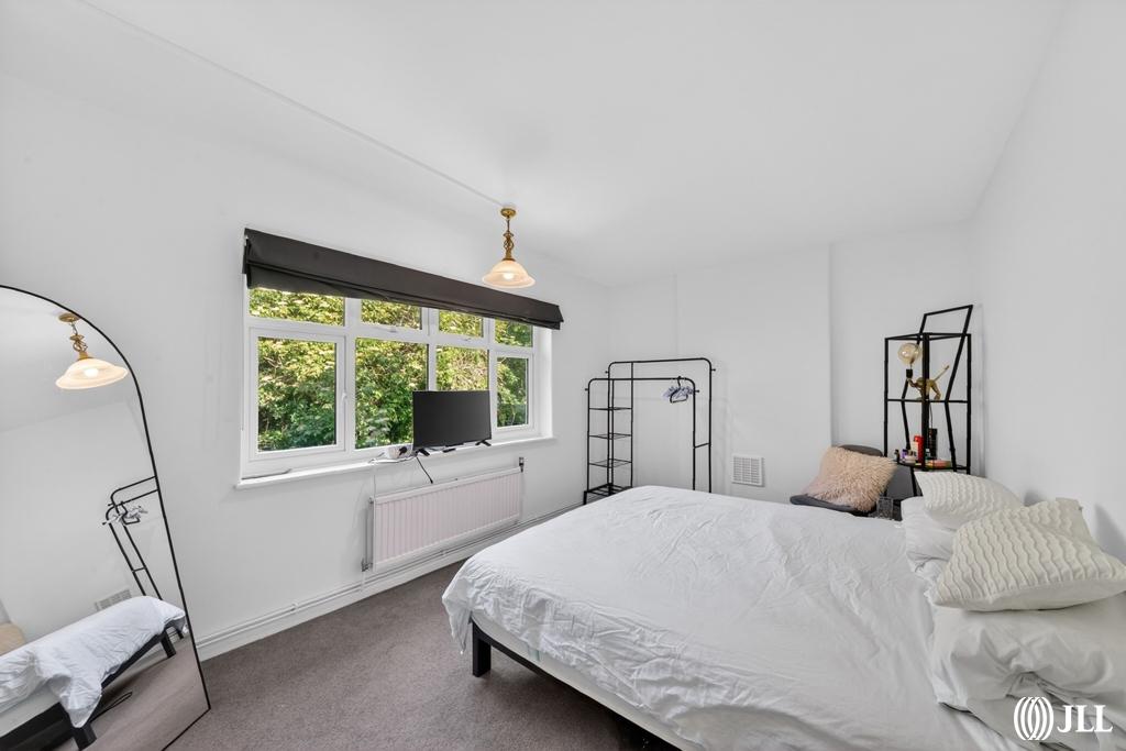 Apartment in Richmond, Petersham - View 3
