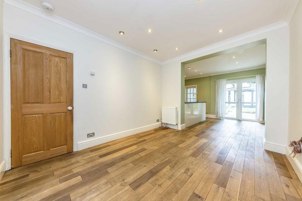 House in Kingston Upon Thames - View 4