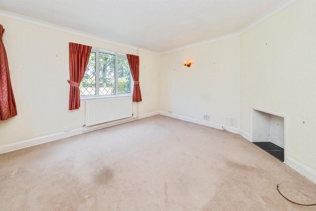 House in Haywards Heath, Wivelsfield - View 3