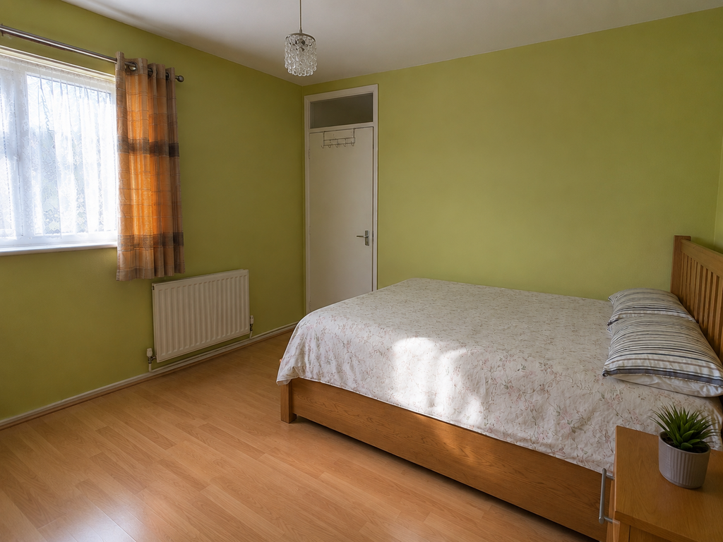 Apartment in Romford - View 3