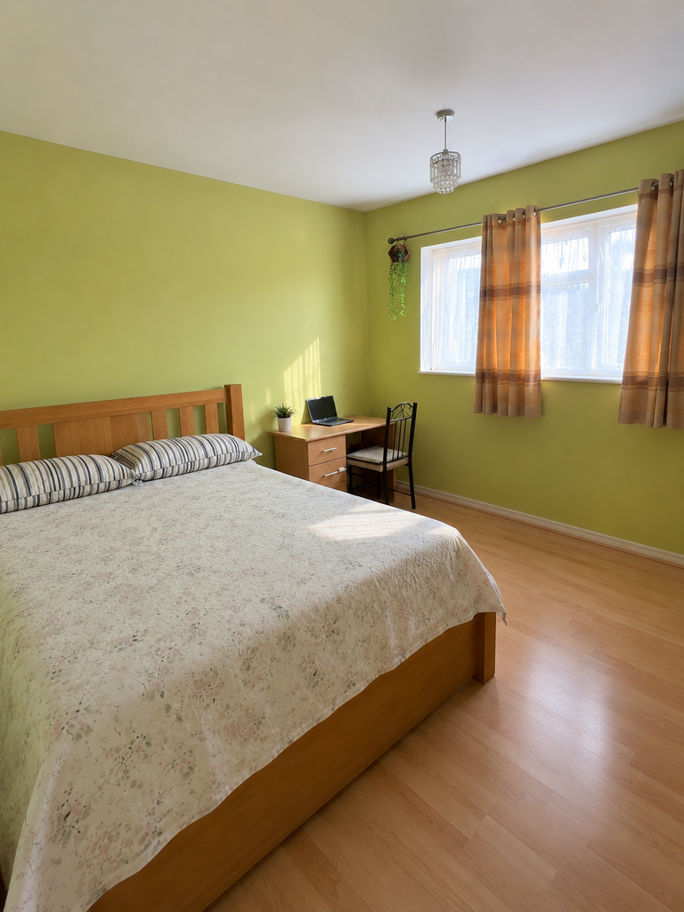 Apartment in Romford - View 4