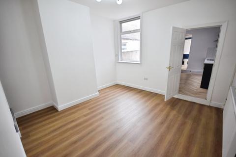 3 bedroom terraced house to rent, Hanley Road, Hanley