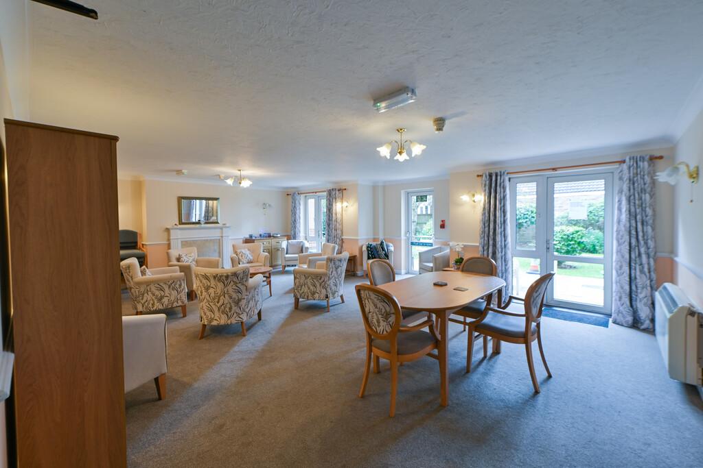 Apartment in Southampton - View 5