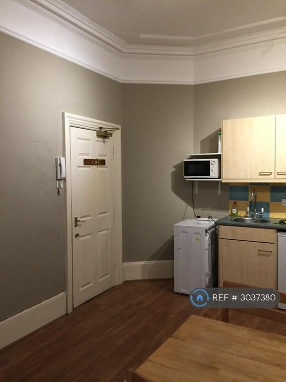 House in London - View 5