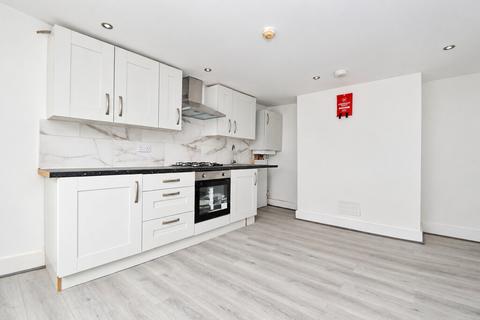 2 bedroom apartment to rent, Samuel Street, London