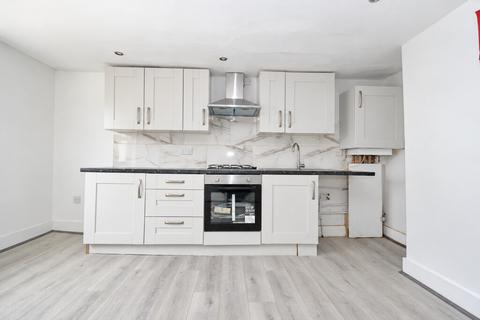 2 bedroom apartment to rent, Samuel Street, London
